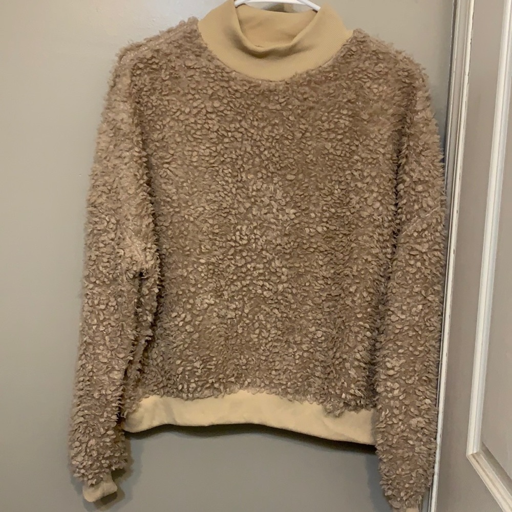 Icone by Simons fuzzy sweatshirt